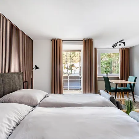 Juri5 In Mit Pool 바이에르스브론