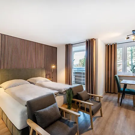 Juri5 In Mit Pool * 바이에르스브론